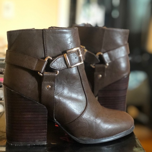 Forever 21 Woman's Booties - Picture 2 of 2